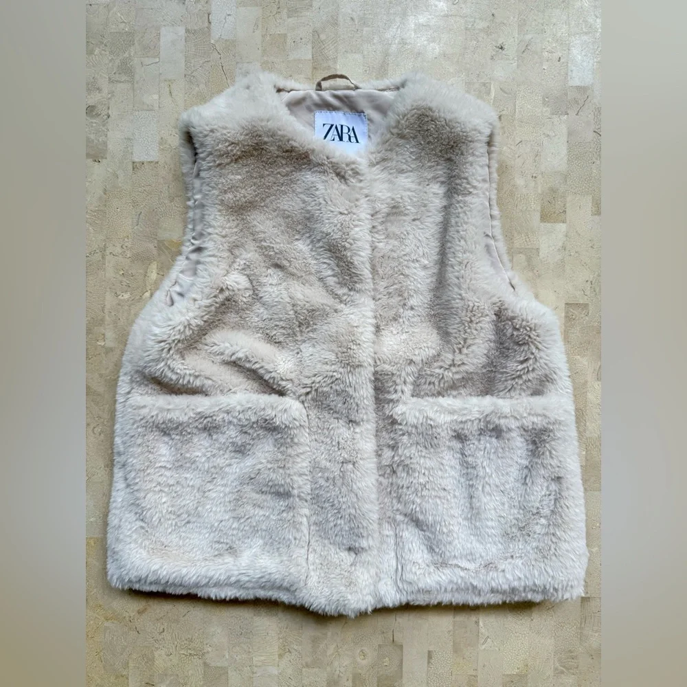 ZARA Girls Faux Fur Vest Cream Color Fall/Winter - size 8-9 - Picture 3 of 9